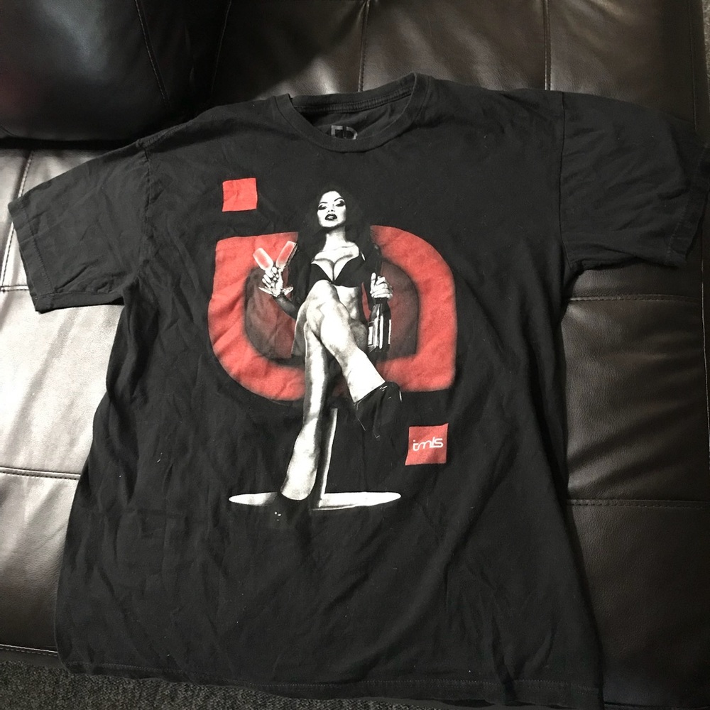 Black tee
